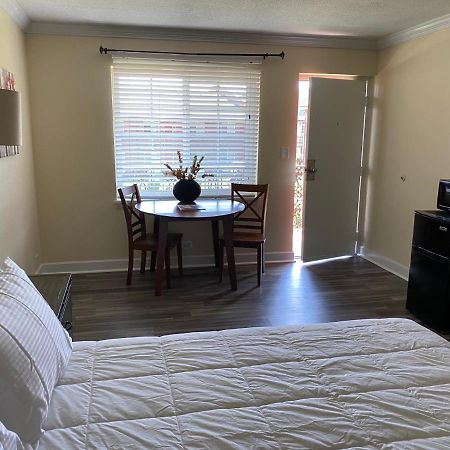 Independence Place Charlotte Bagian luar foto