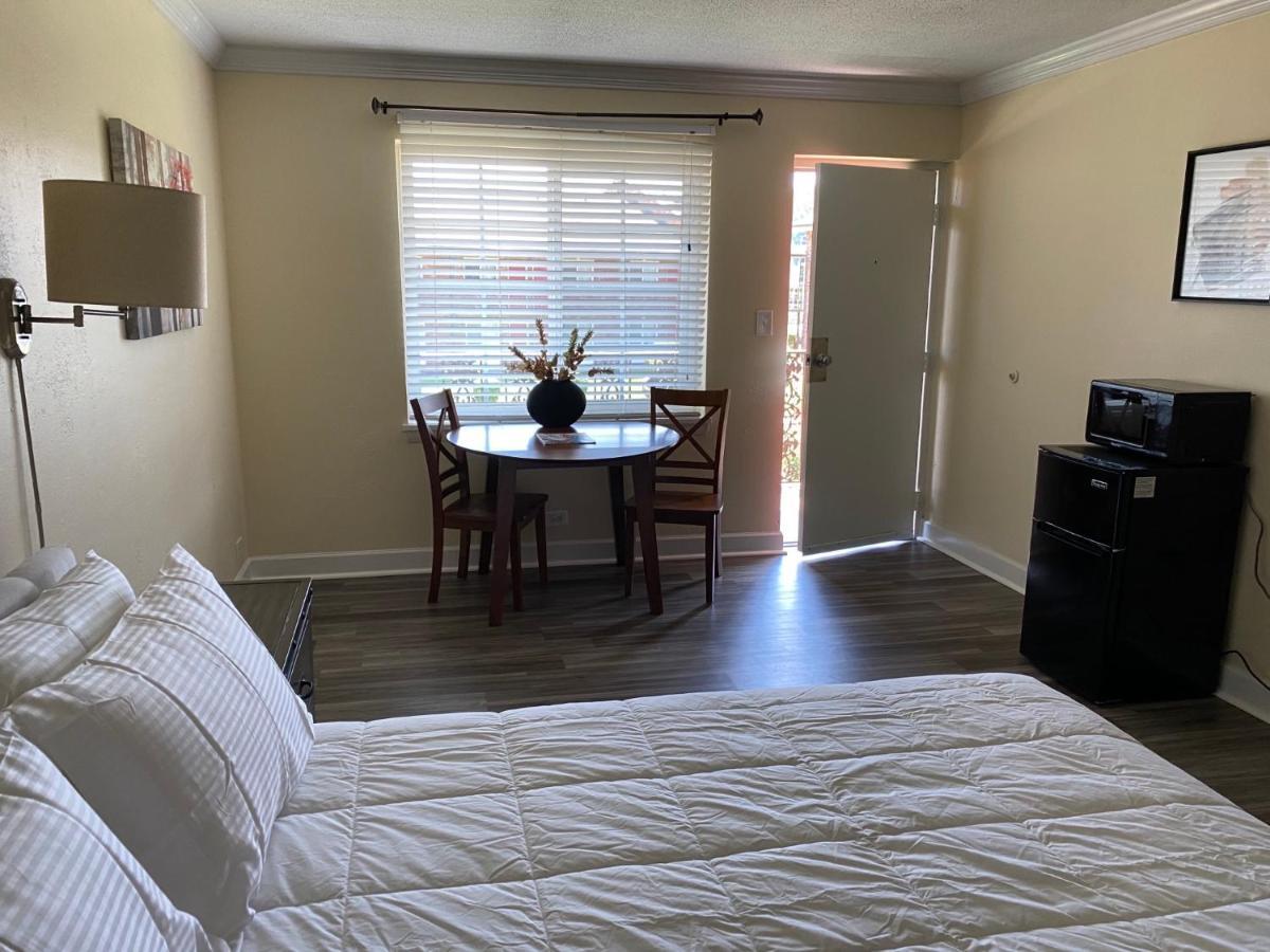 Independence Place Charlotte Bagian luar foto